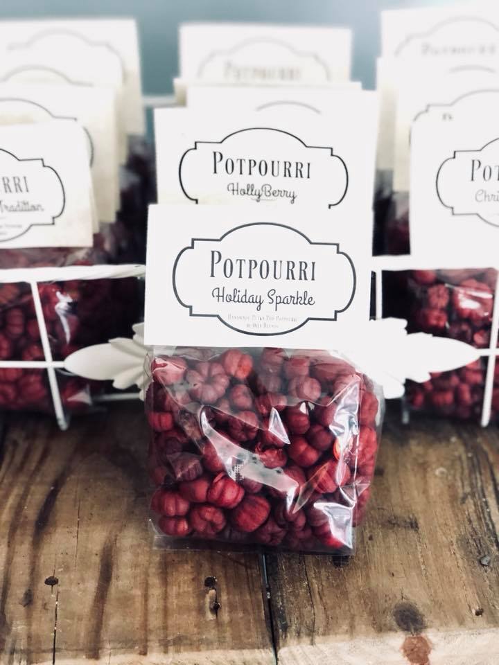 Christmas Scented Red Potpourri - Oily BlendsChristmas Scented Red Potpourri